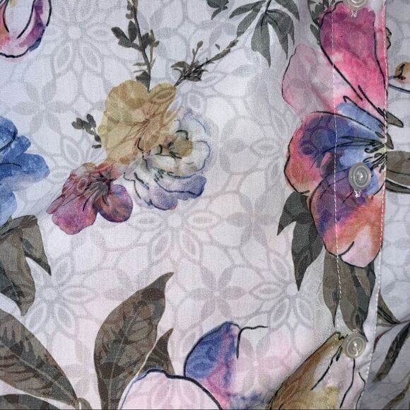 Alfred Dunner Floral Print Roll Tab Short Sleeve Button Front Top - Picture 4 of 7